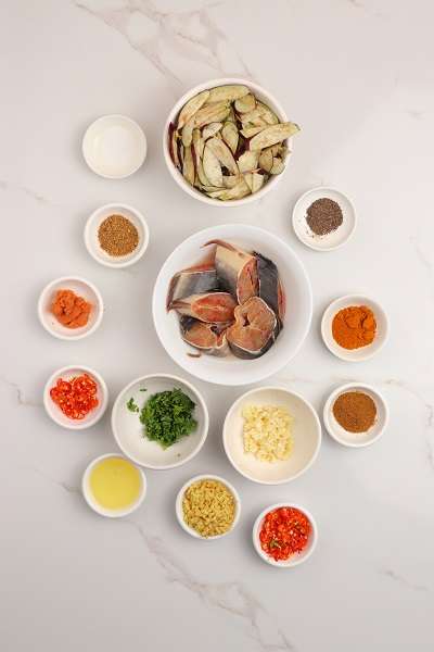 Bacha mach begun Ingredients