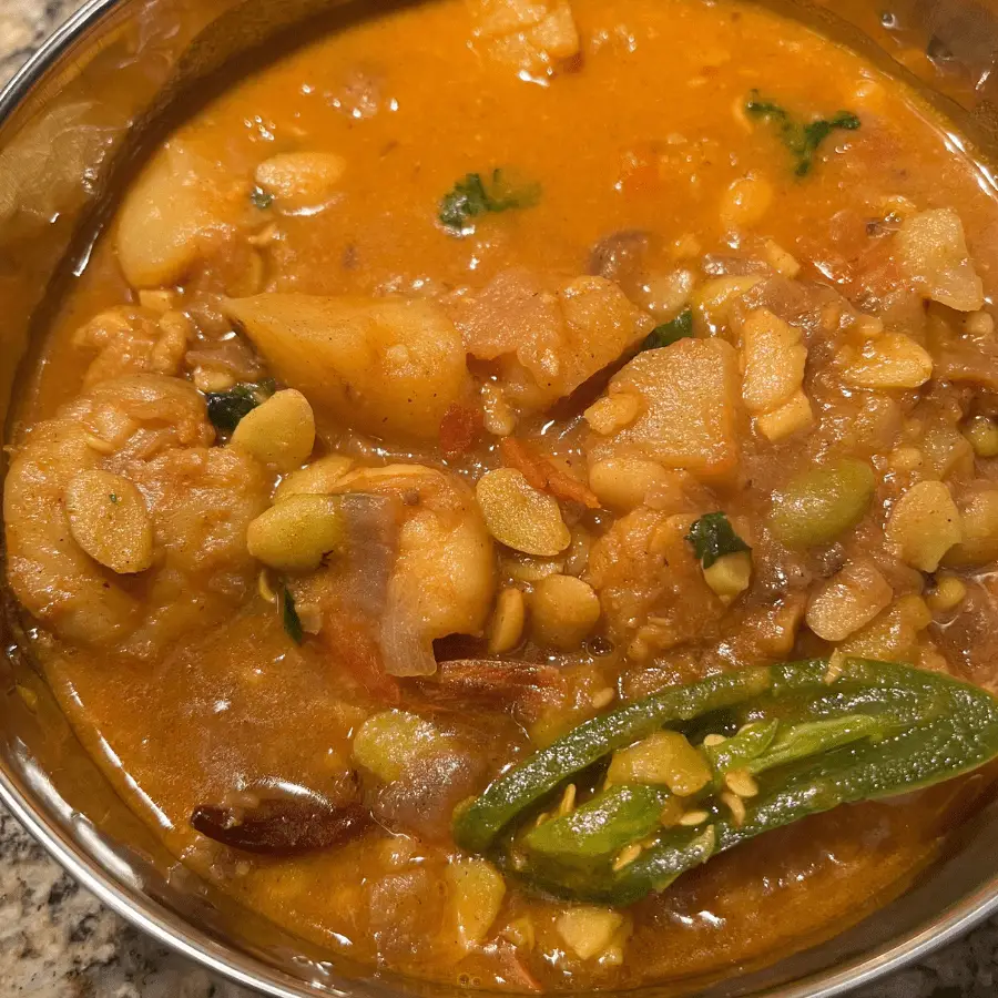 Sheem Alu Chingri / Bean Seeds with Shrimp and Potato
