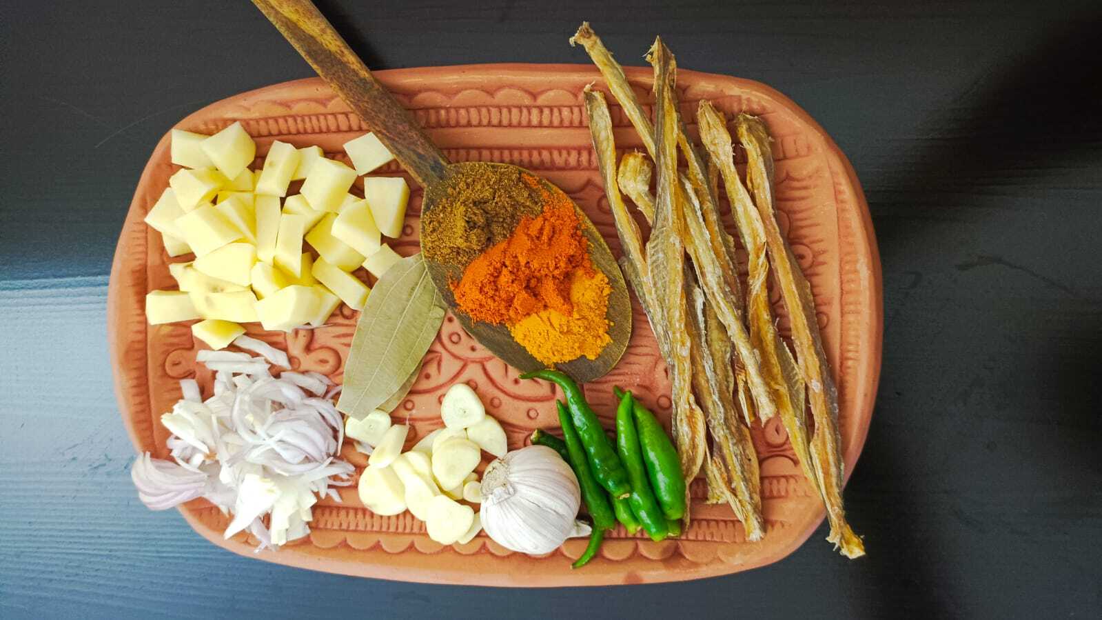 dry bamla fish curry ingredients