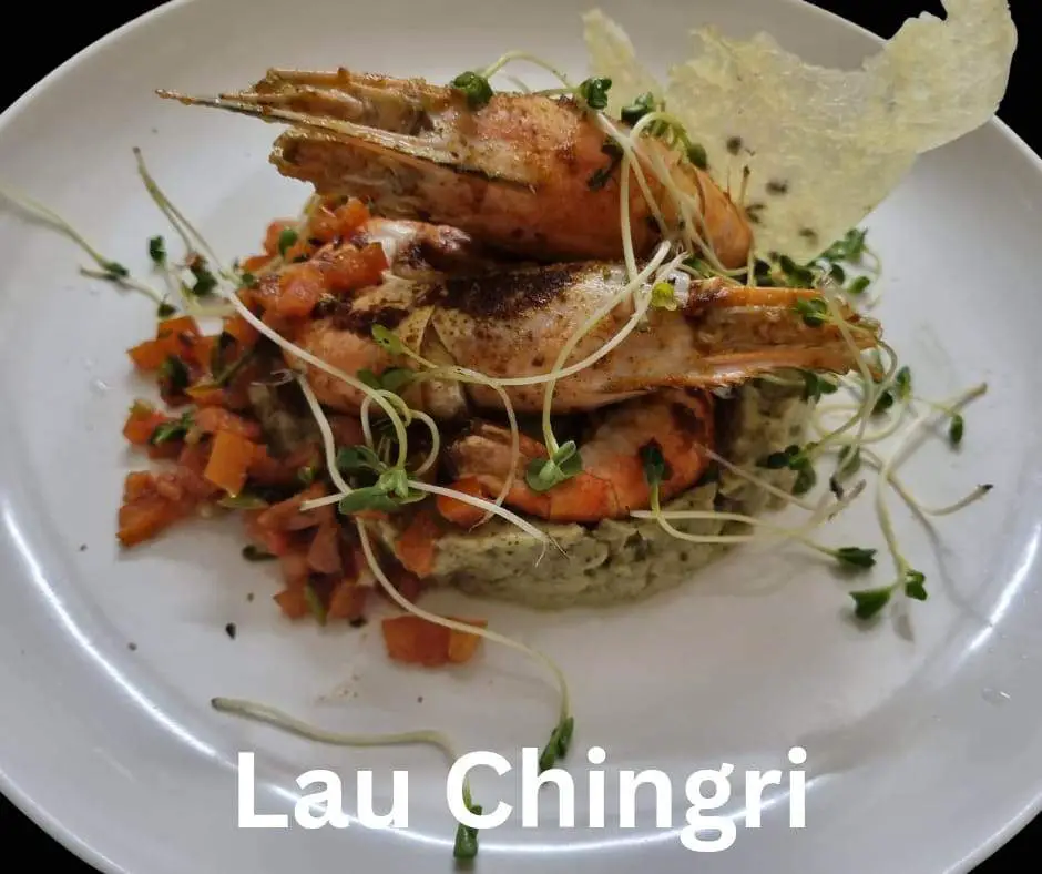 Lau Chingri with Rice Cracker