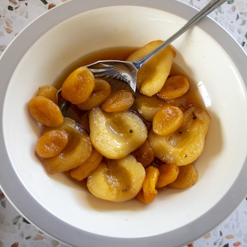Spiced Poached Pears and Apricots 21 Spiced Poached Pears and Apricots 2